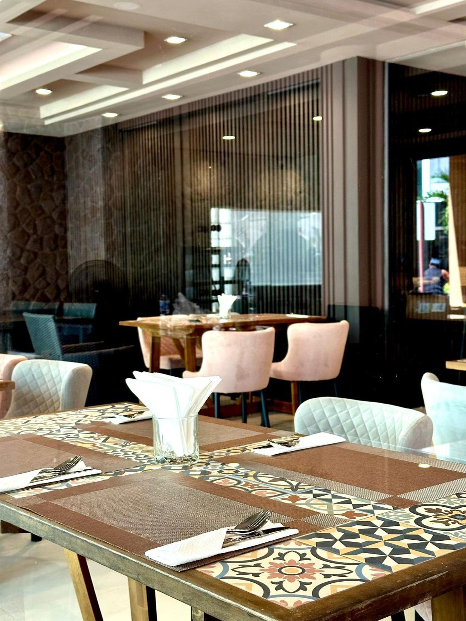 Grand Orlov Apart Hotel Patong ภายนอก รูปภาพ
