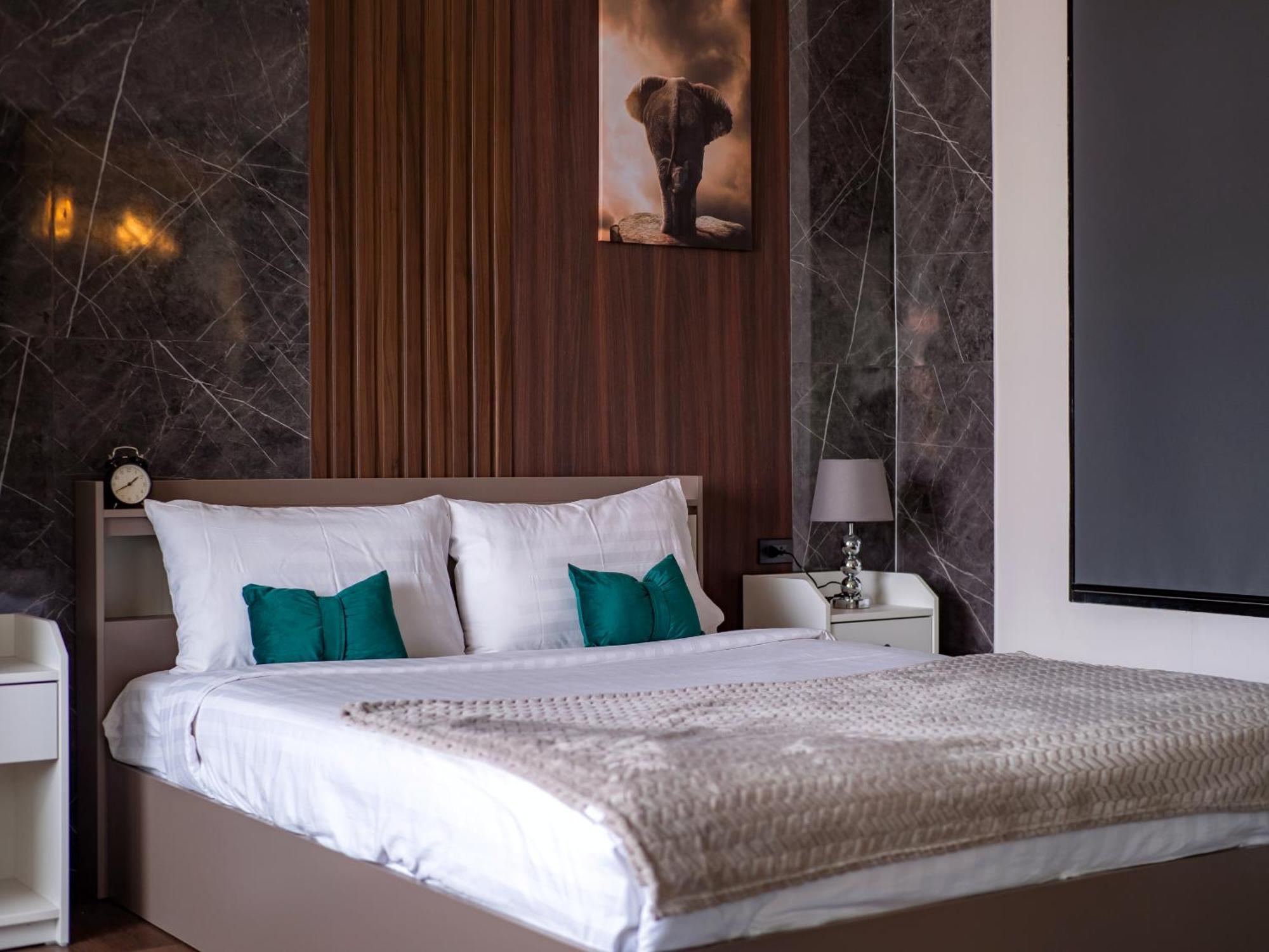 Grand Orlov Apart Hotel Patong ภายนอก รูปภาพ