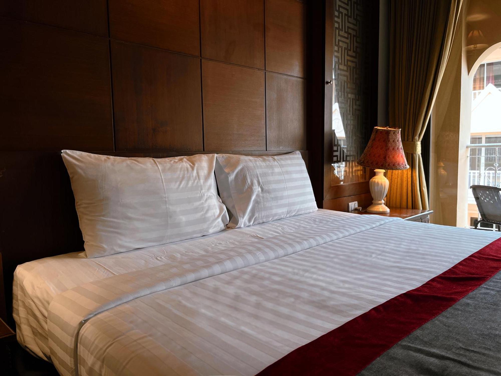Grand Orlov Apart Hotel Patong ภายนอก รูปภาพ